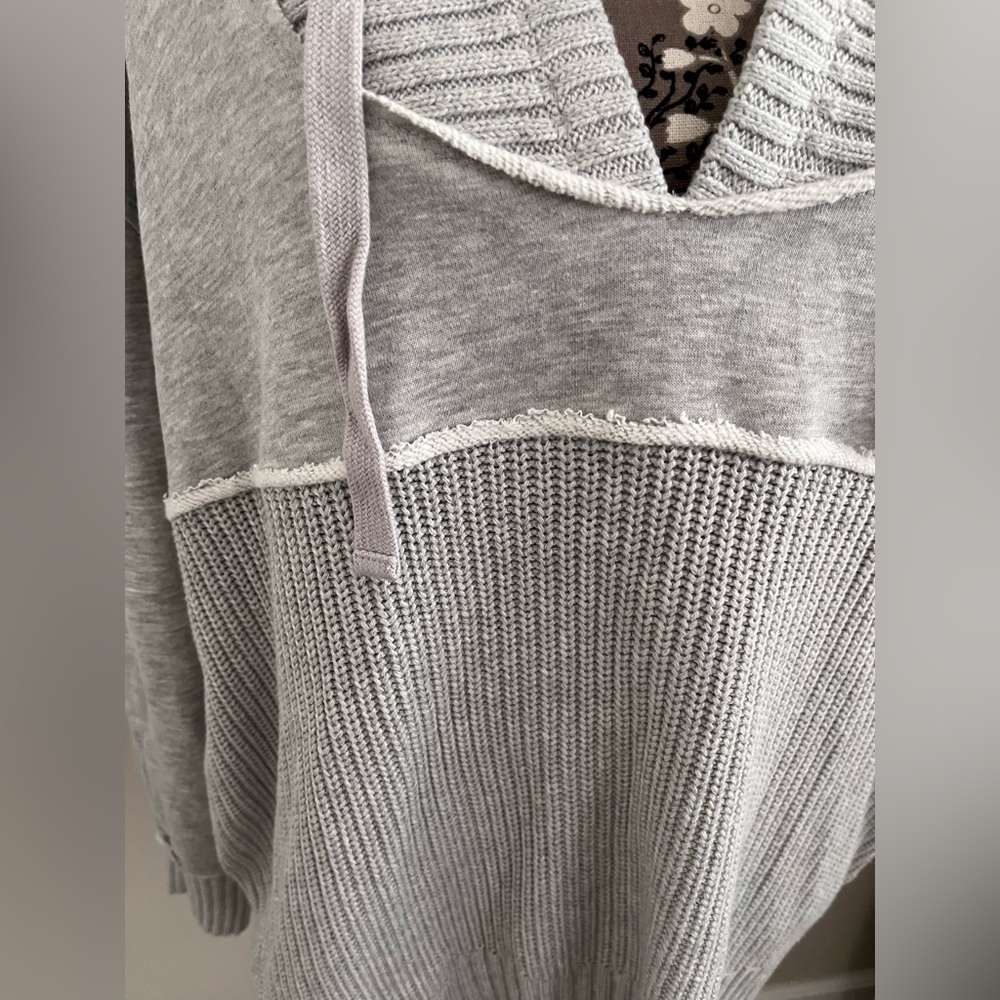 Grey sweater - Picture 4 of 4